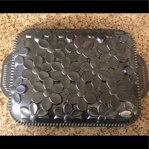 Daisy Nordic ware cake pan